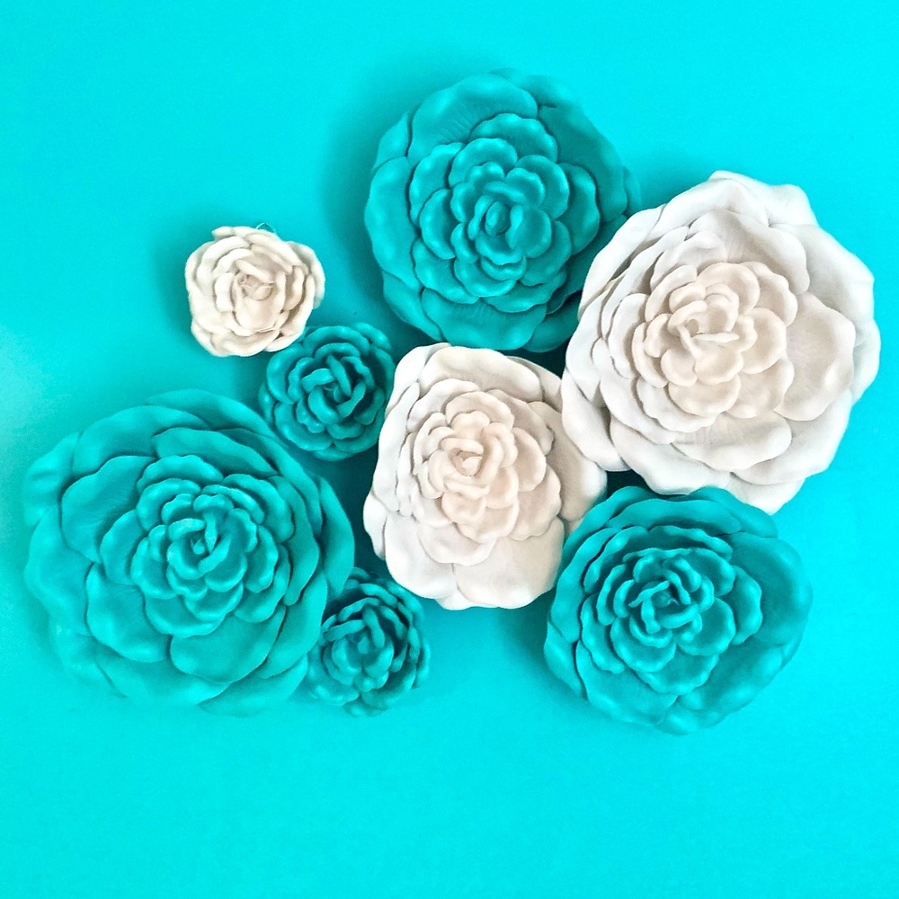 White and Turquoise Wild Rose Wall Decor (8)